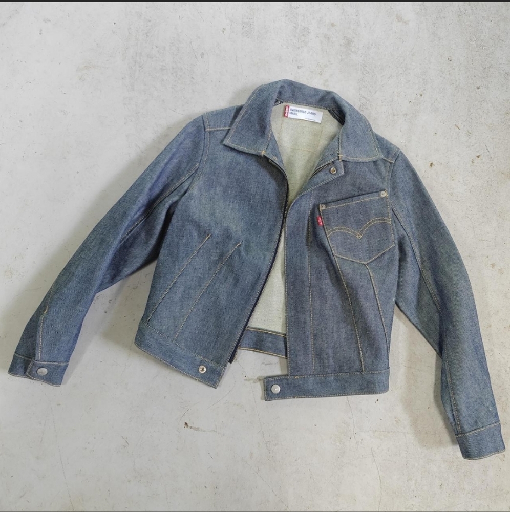 Store Close Mid Of Nov!! Vintage Levi's Denim Jacket